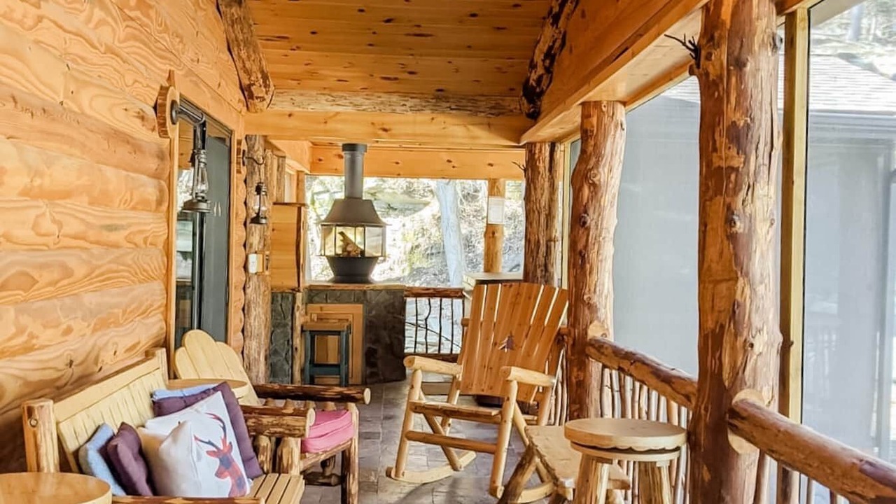 Photo of Livingroom in Pond Eddy
