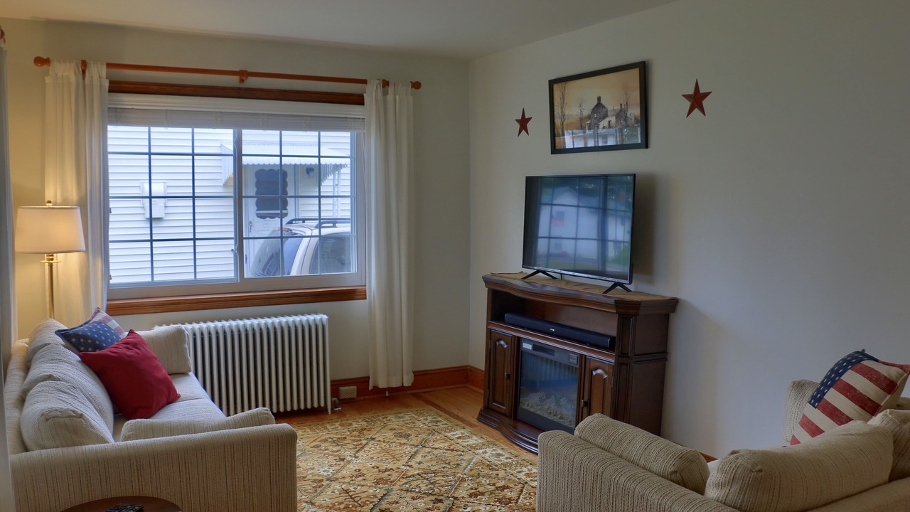Photo of Livingroom in McKnightstown