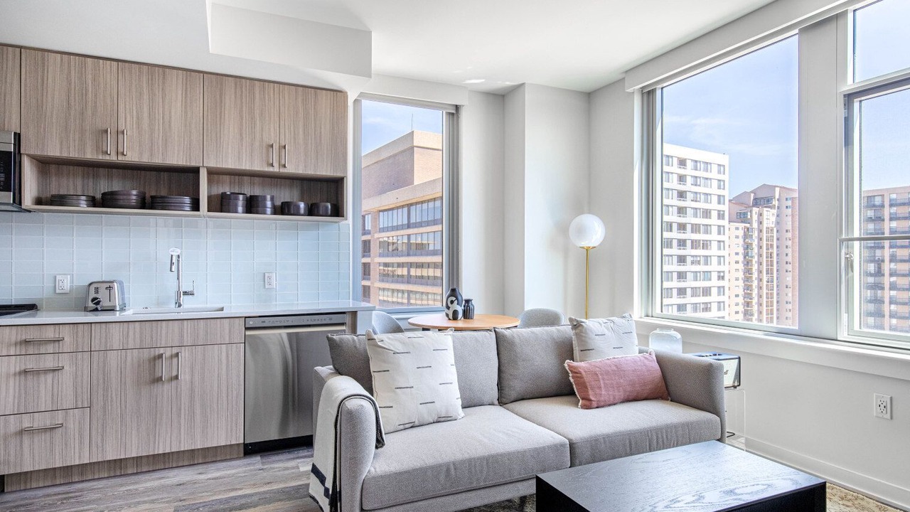 Photo of Livingroom in Crystal City
