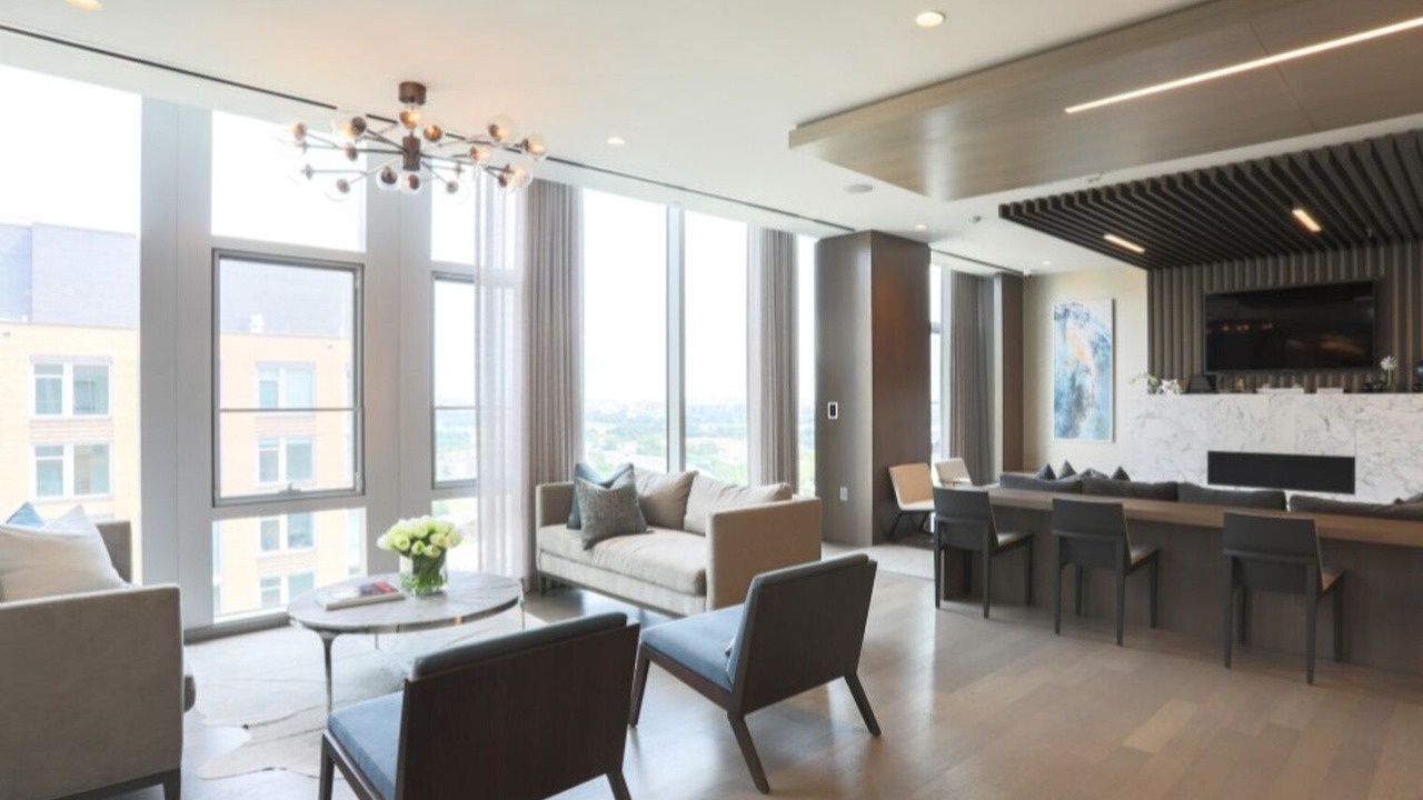 Photo of Livingroom in Crystal City