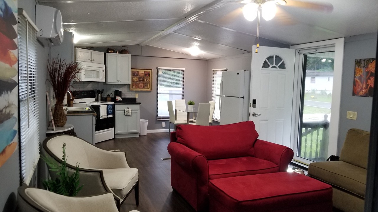 Photo of Livingroom in Rush