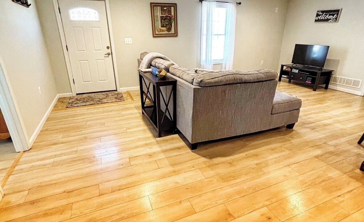 Photo of Livingroom in White Hall
