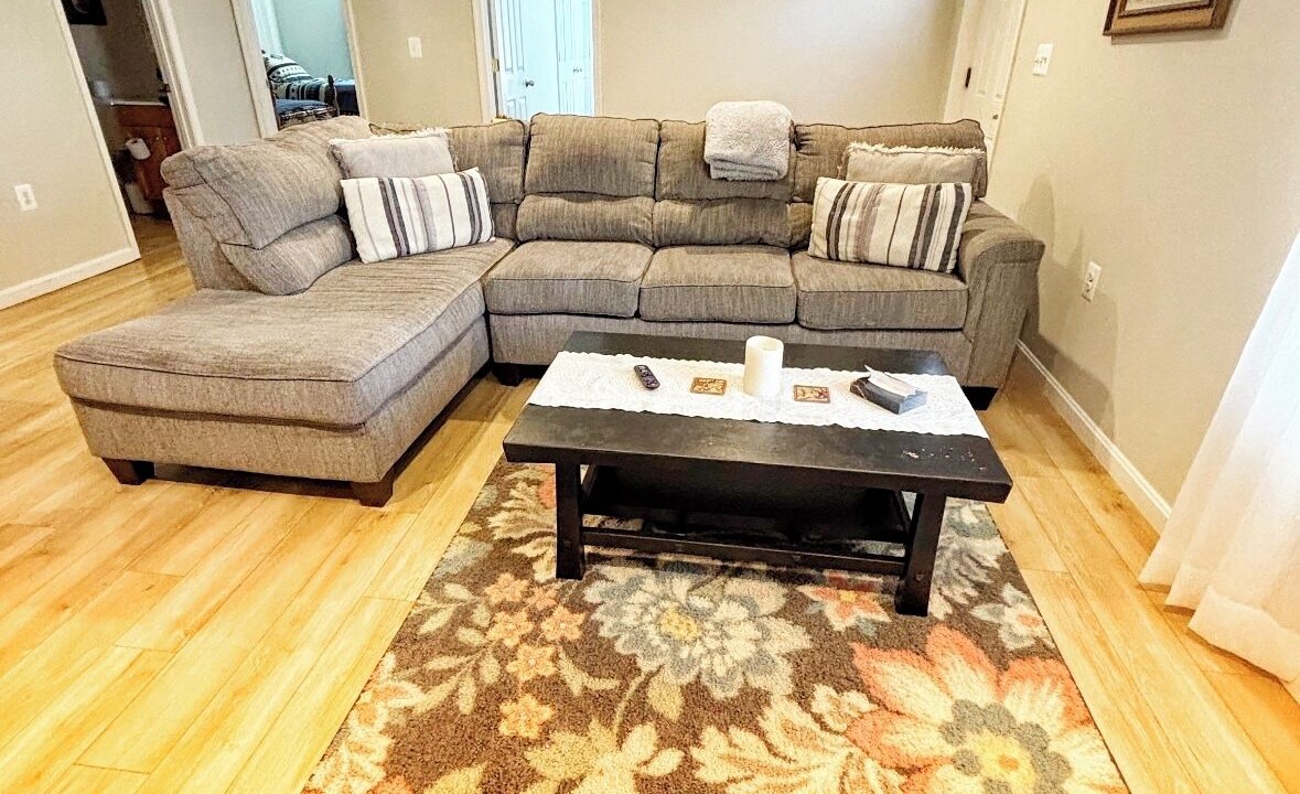 Photo of Livingroom in White Hall
