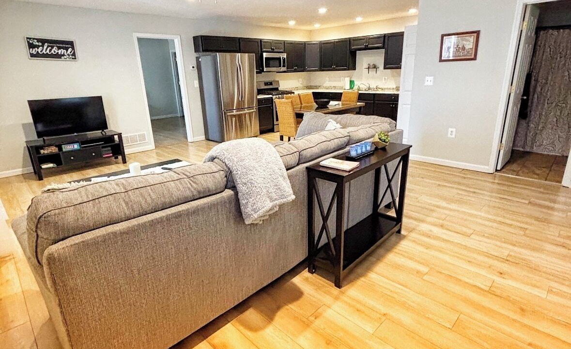 Photo of Livingroom in White Hall