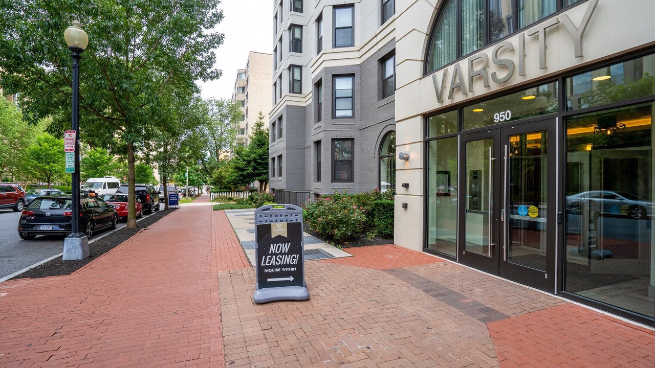 Photo of Outdoor in Foggy Bottom