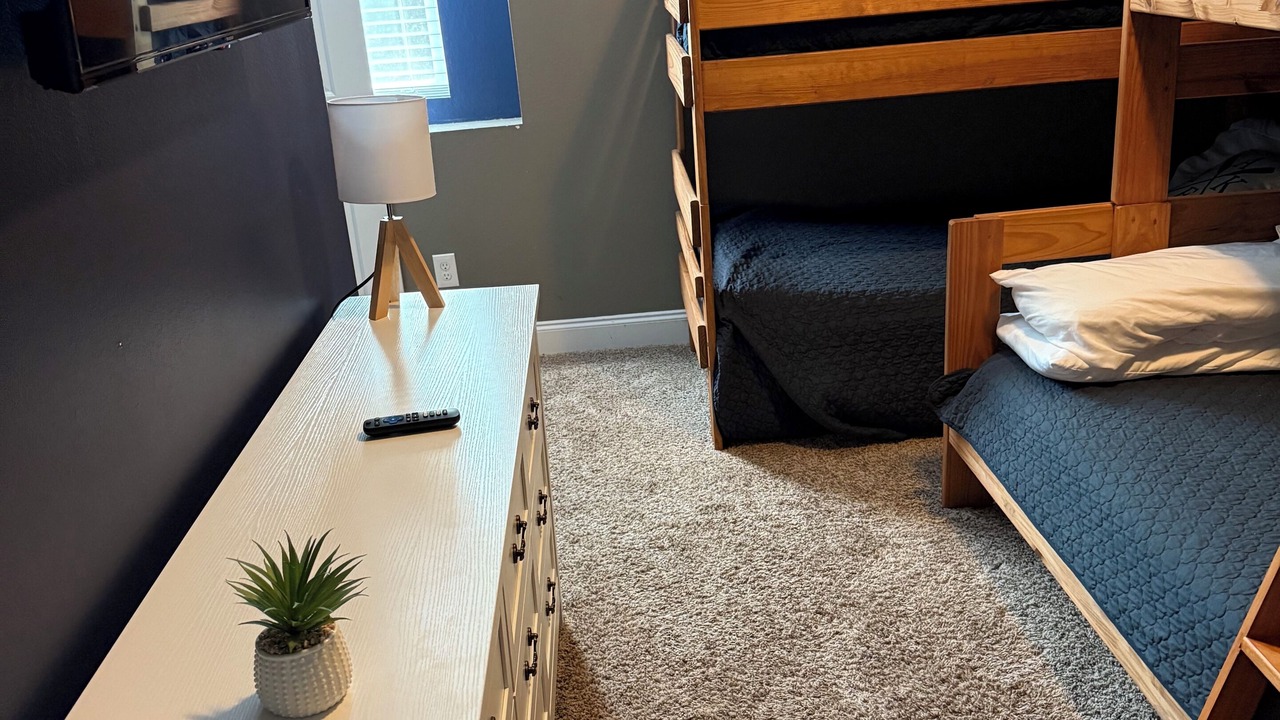 Photo of Bedroom in Lakeside Estates