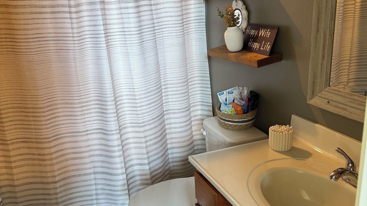 Photo of Bathroom in Lakeside Estates