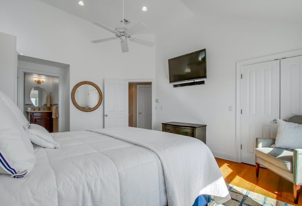 Photo of Bedroom in Spring Lake