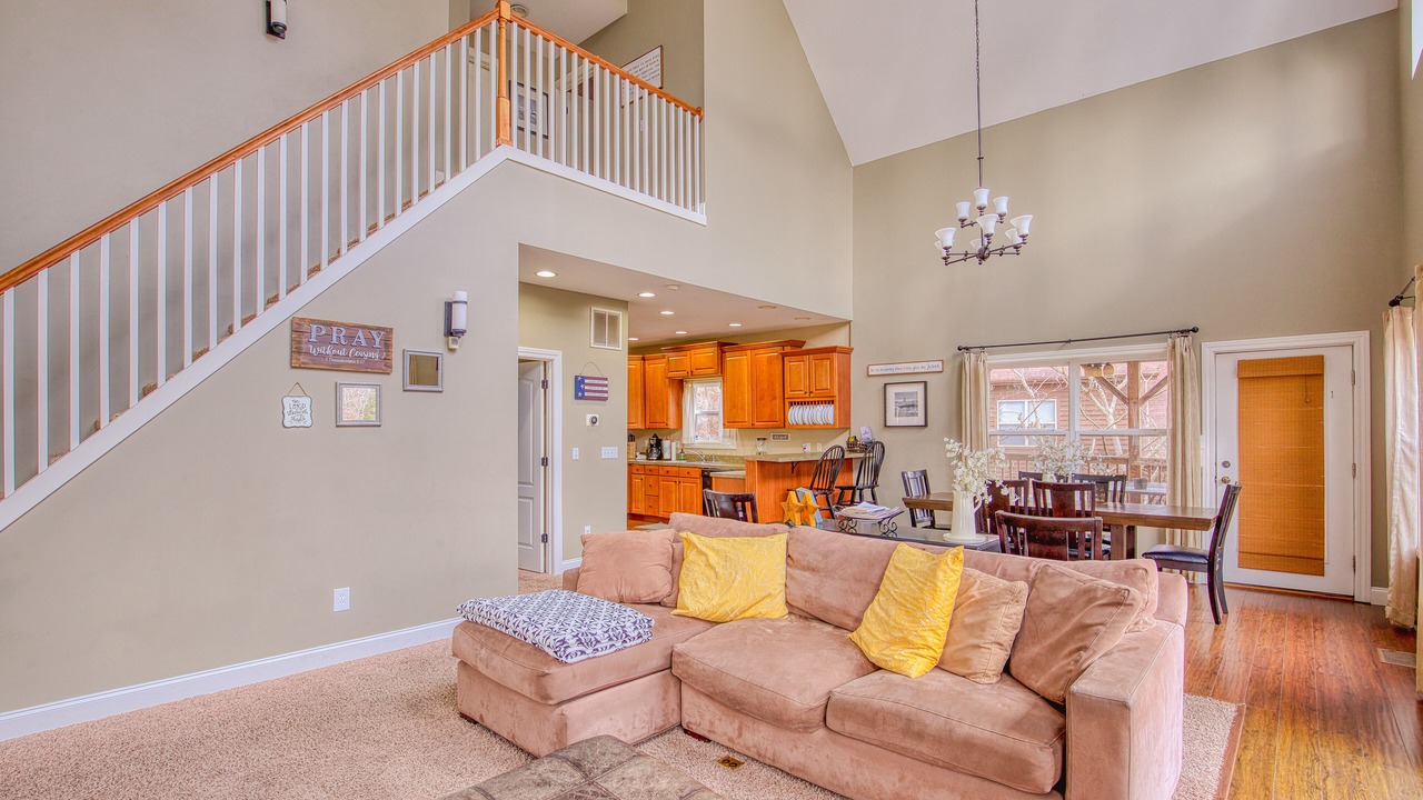 Photo of Livingroom in Flat Hollow Marina