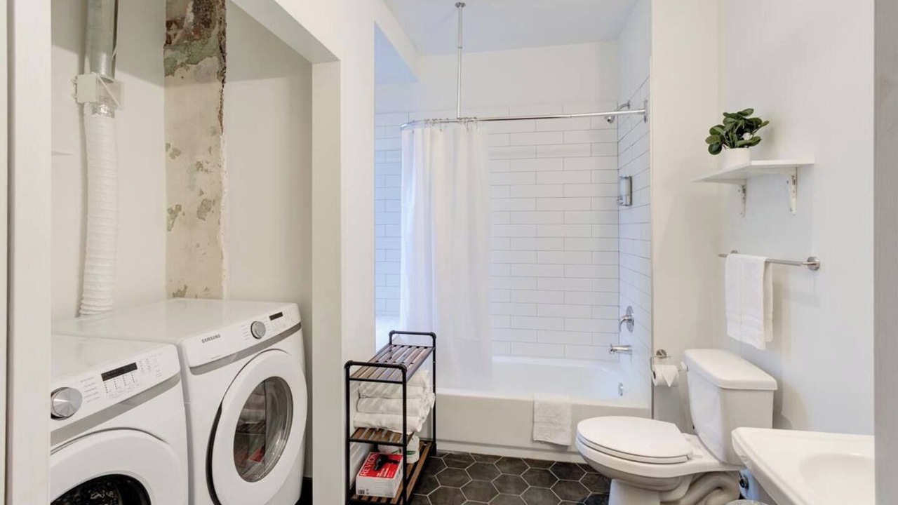 Photo of Bathroom in South Main Historic District