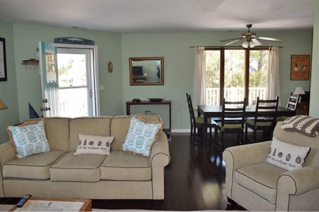 Photo of Livingroom in Deep Hole