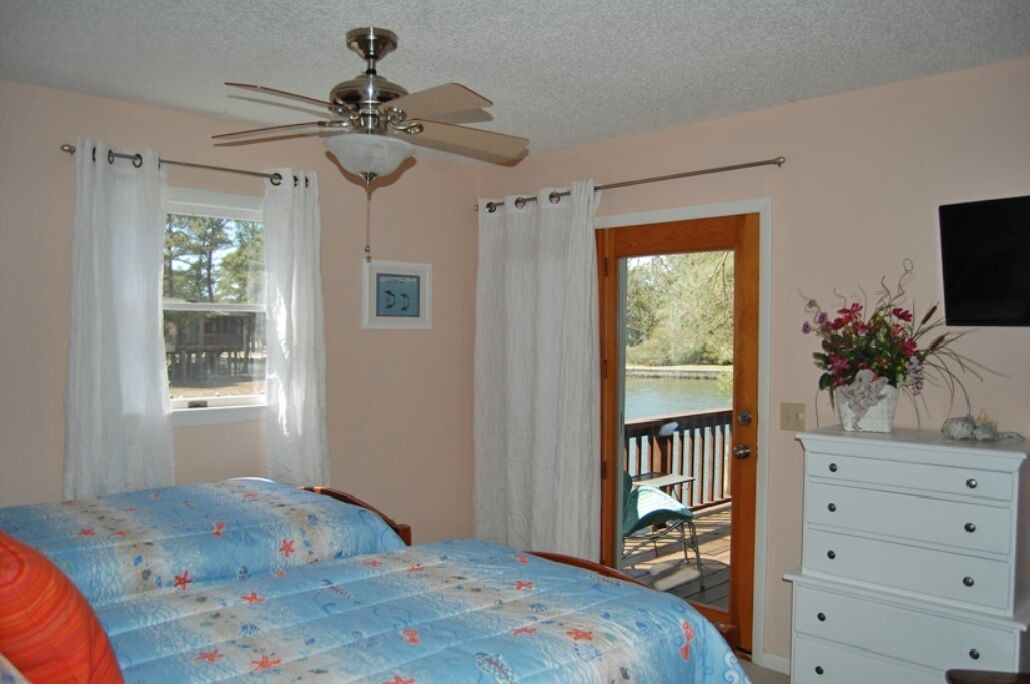 Photo of Bedroom in Deep Hole