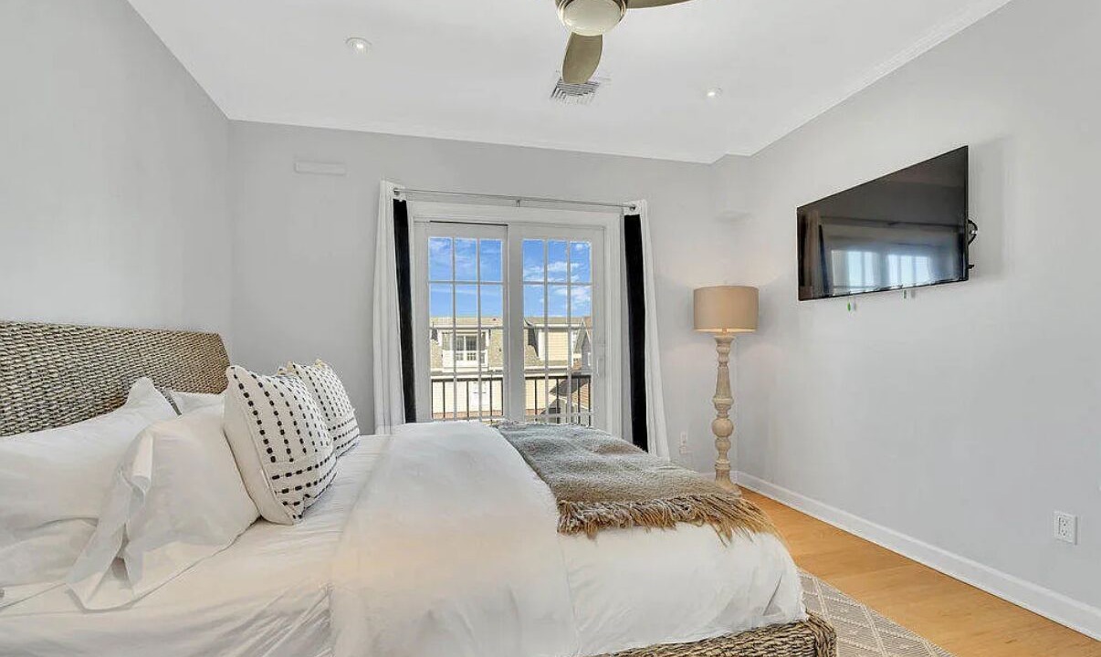 Photo of Bedroom in Wall