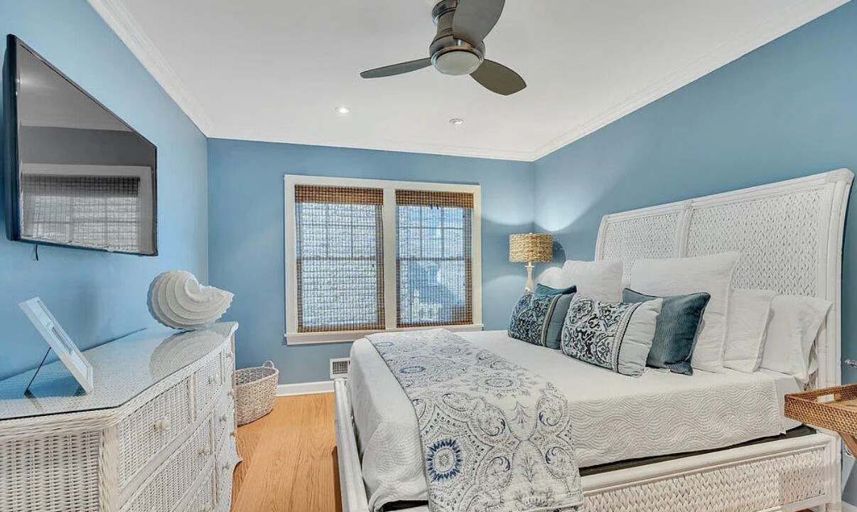 Photo of Bedroom in Wall