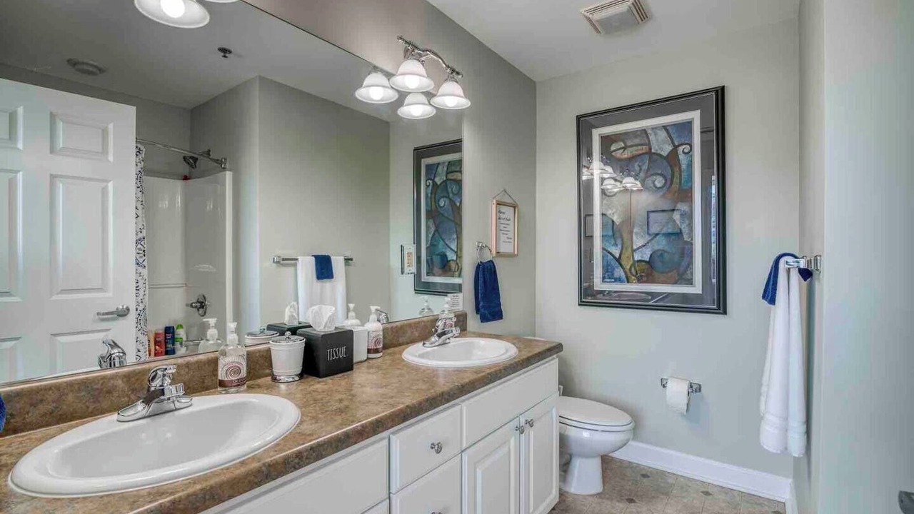Photo of Bathroom in Bluff City