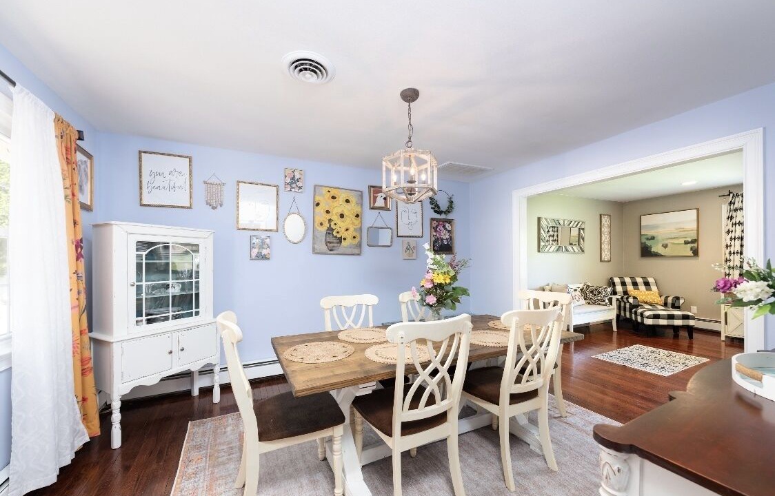 Photo of Livingroom in Brick