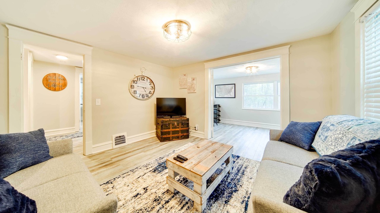 Photo of Livingroom in Meadville