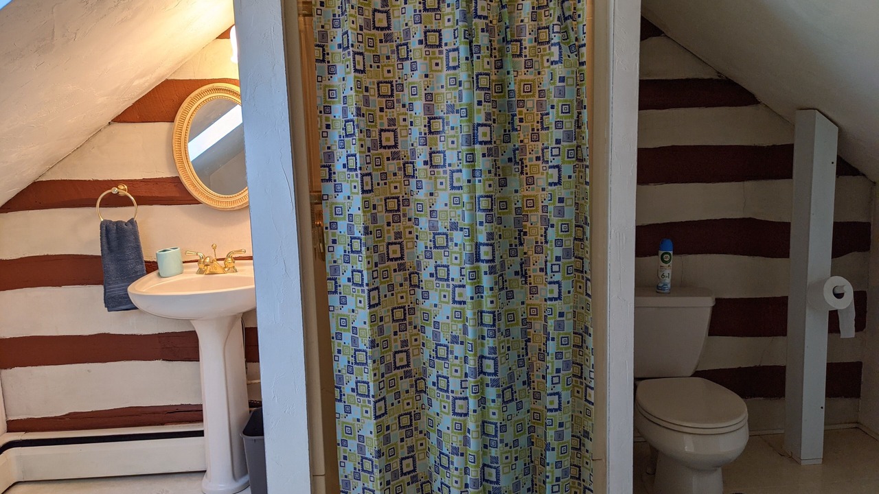 Photo of Bathroom in Gettysburg