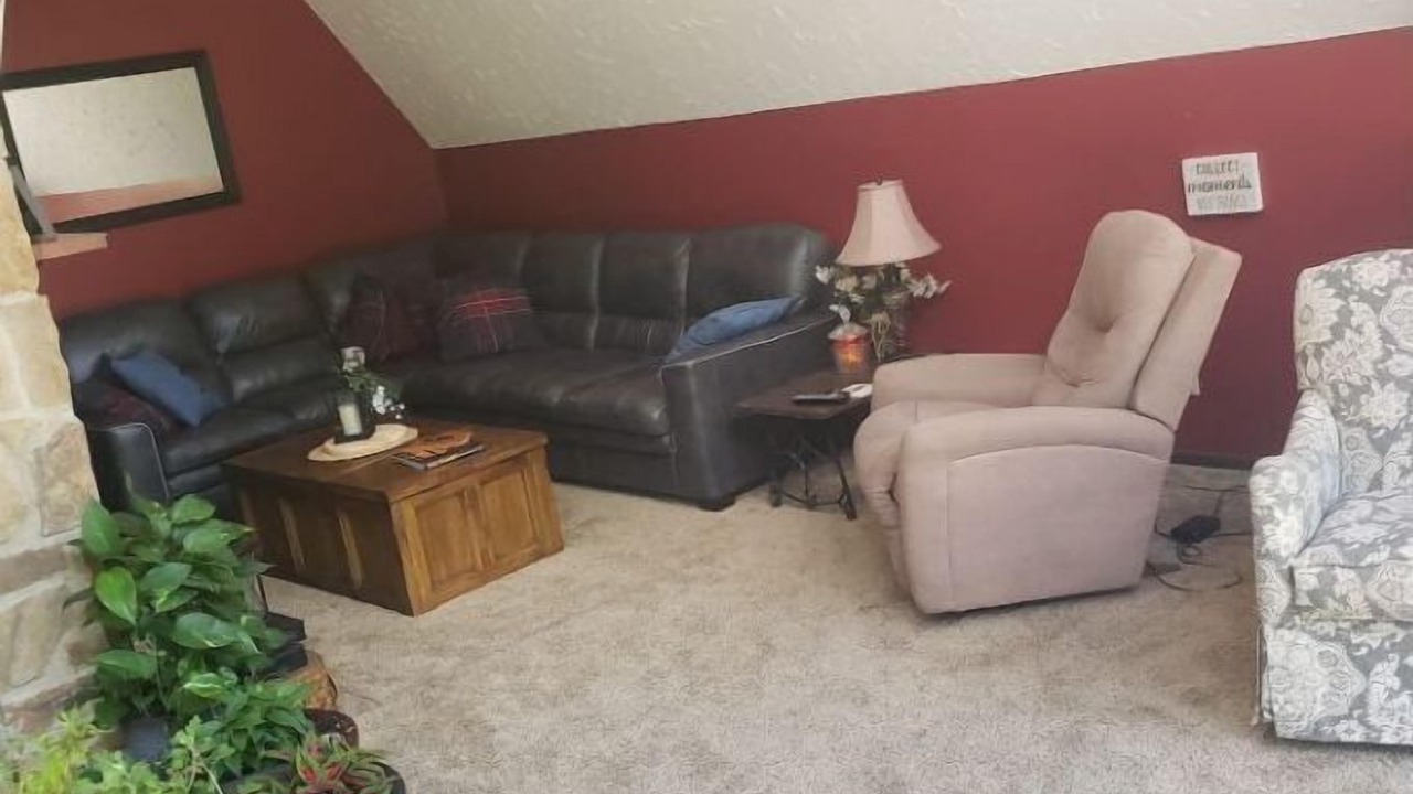 Photo of Livingroom in Olive Hill