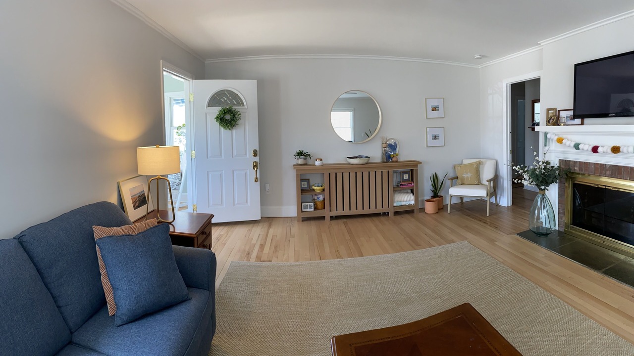 Photo of Livingroom in Avon