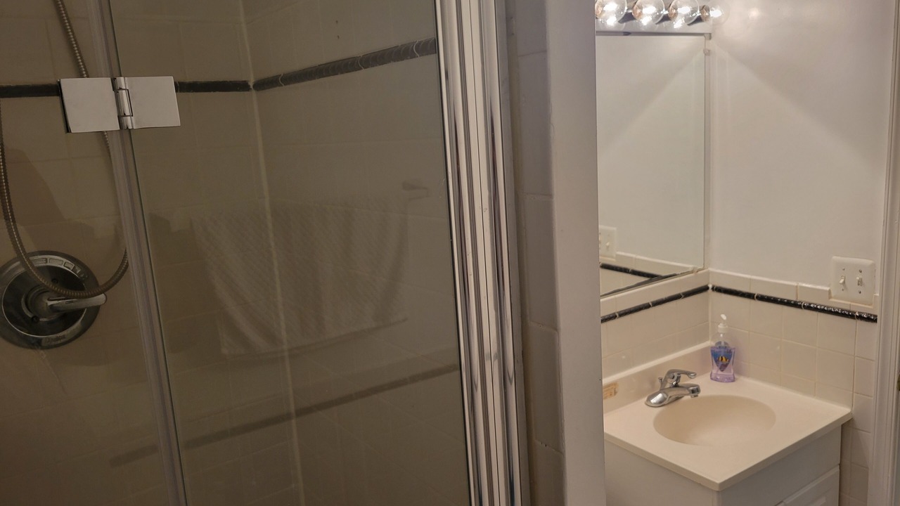 Photo of Bathroom in Triangle