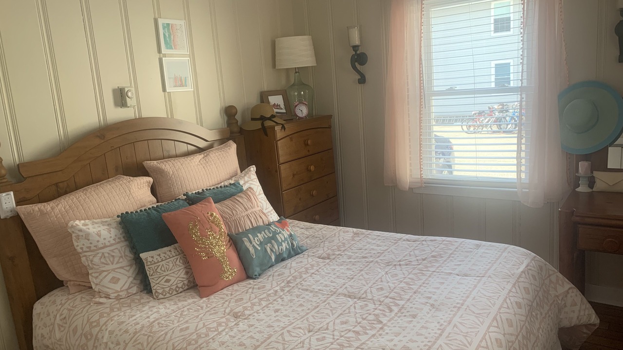 Photo of Bedroom in Caine Woods