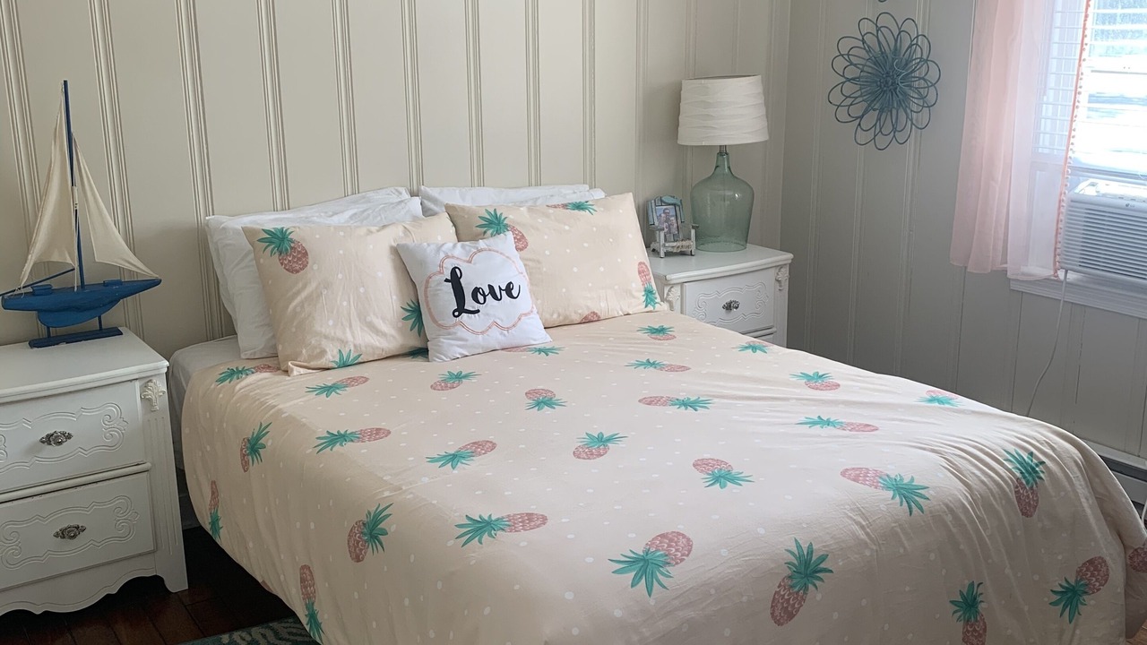 Photo of Bedroom in Caine Woods