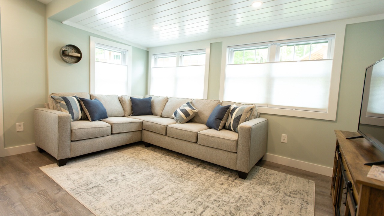 Photo of Livingroom in Flat Rock