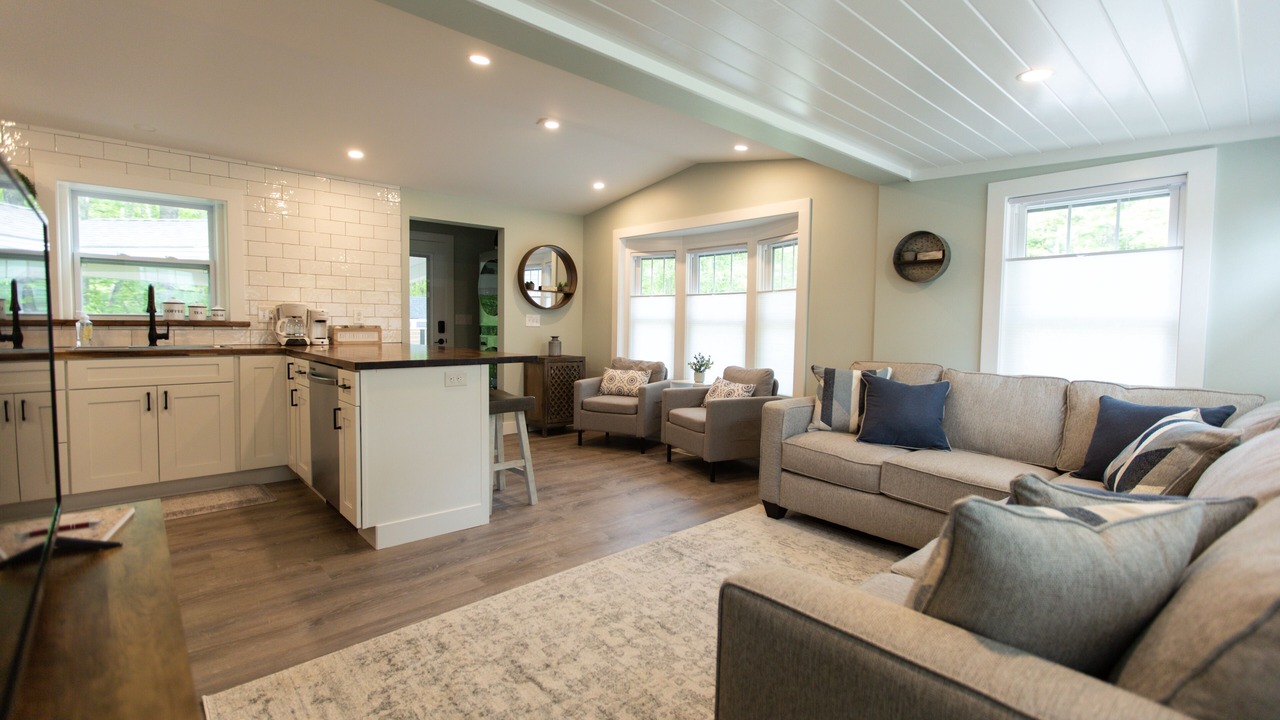 Photo of Livingroom in Flat Rock