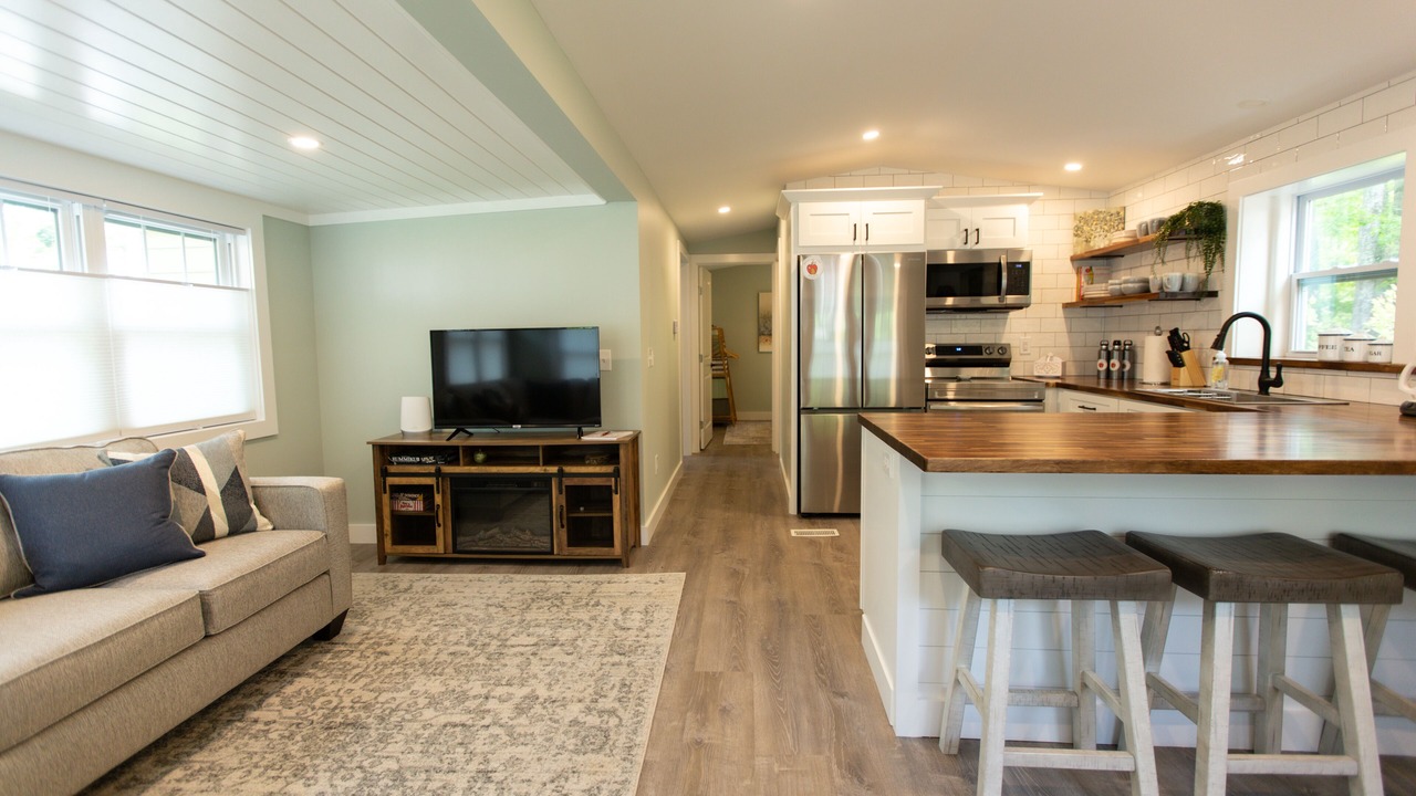 Photo of Livingroom in Flat Rock