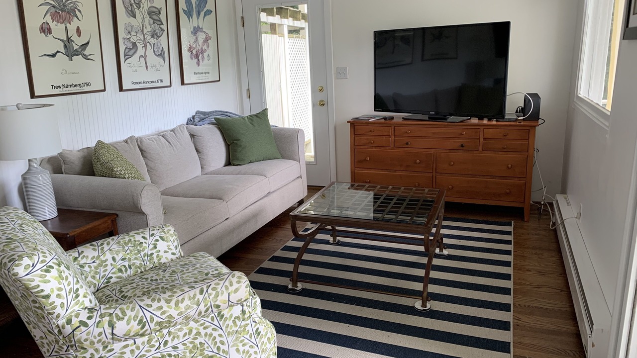 Photo of Livingroom in Tracys Landing