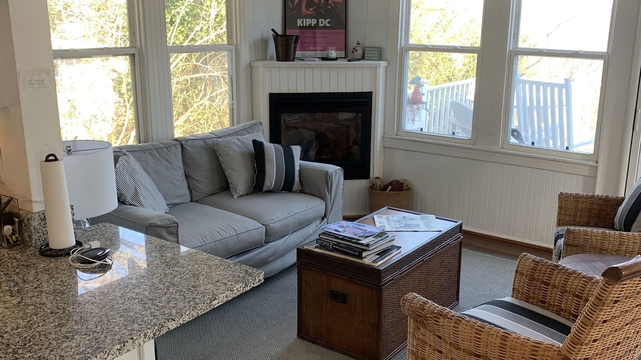 Photo of Livingroom in Tracys Landing