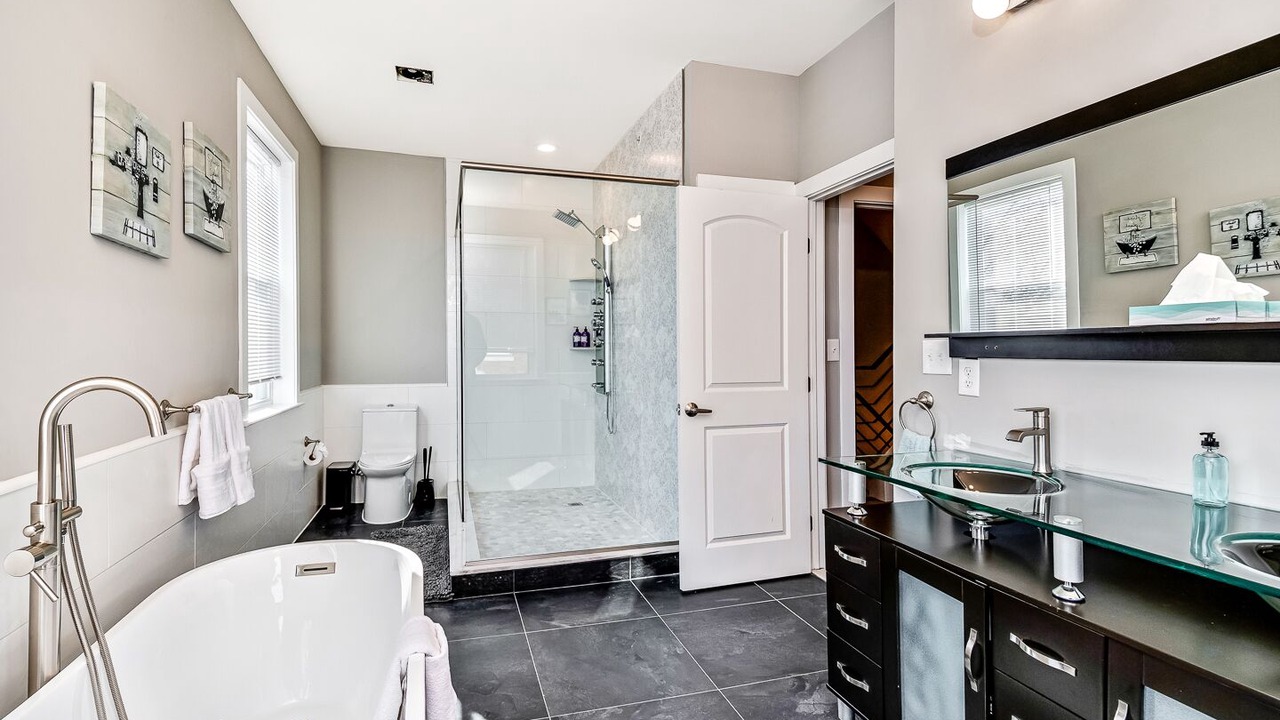 Photo of Bathroom in East Passyunk Crossing