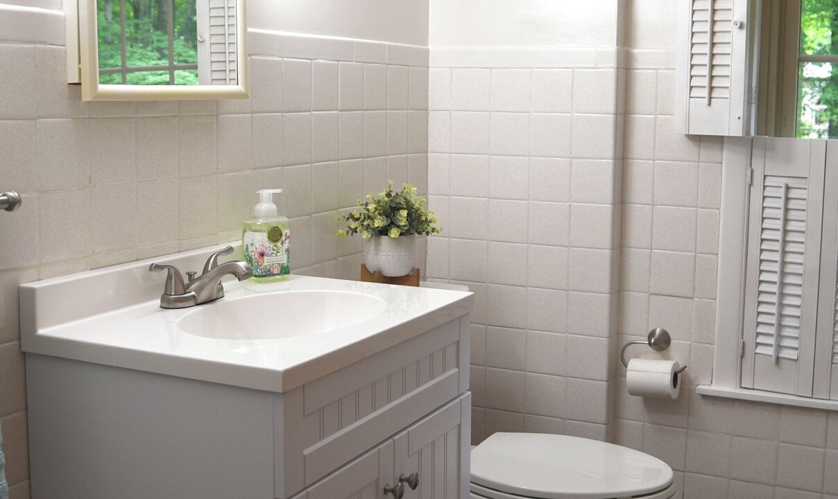 Photo of Bathroom in Warren