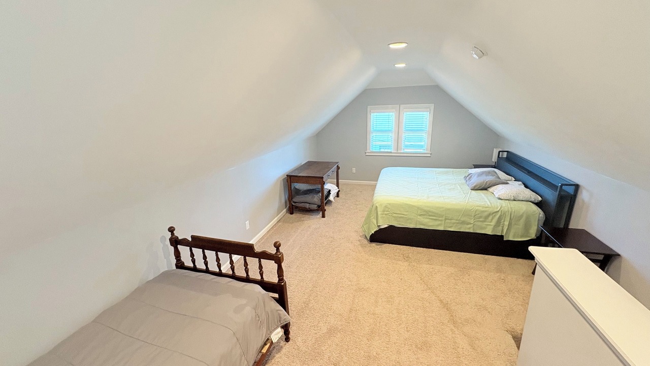 Photo of Bedroom in Chatham-Arch