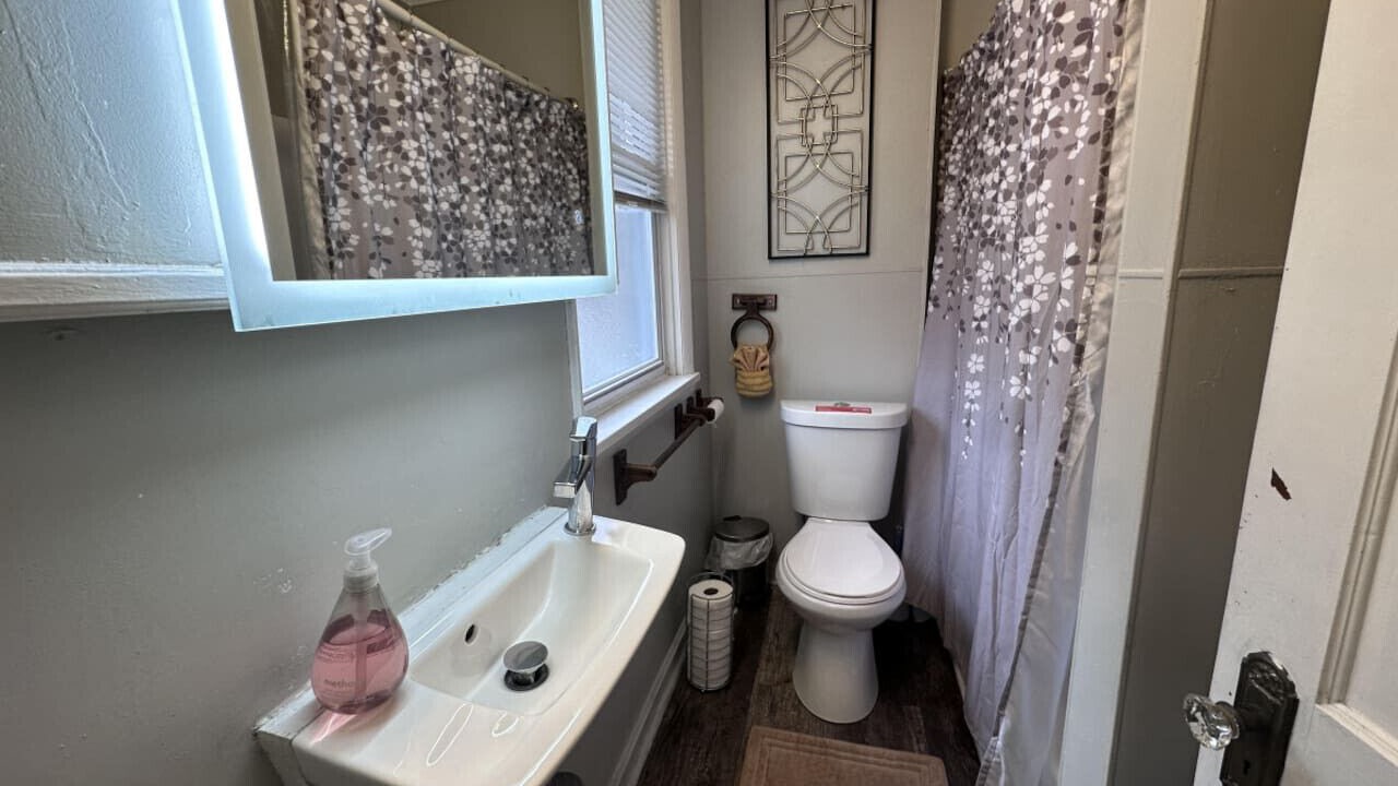 Photo of Bathroom in Brentwood