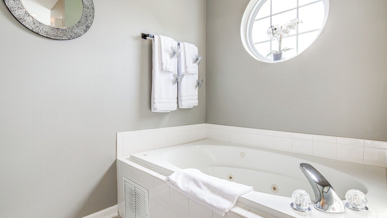 Photo of Bathroom in Ashley Oaks