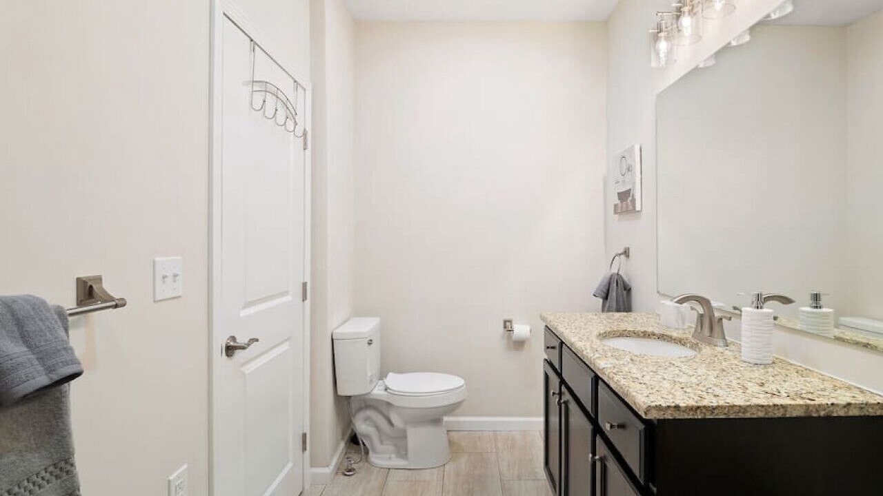 Photo of Bathroom in Detroit - Shoreway