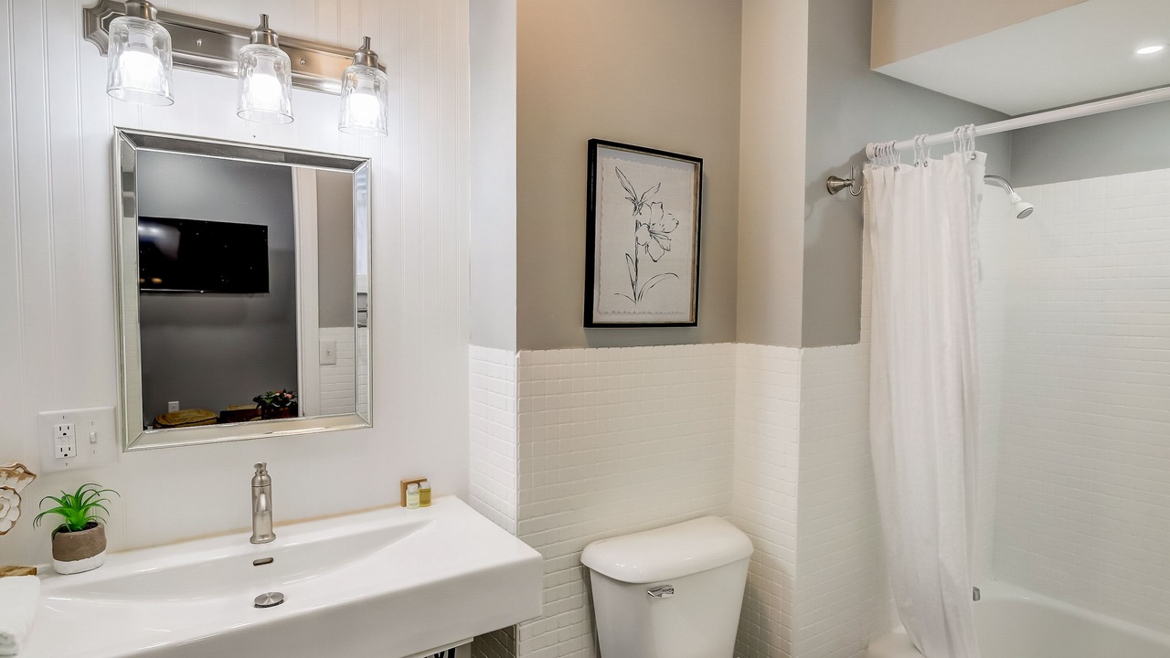 Photo of Bathroom in Huron