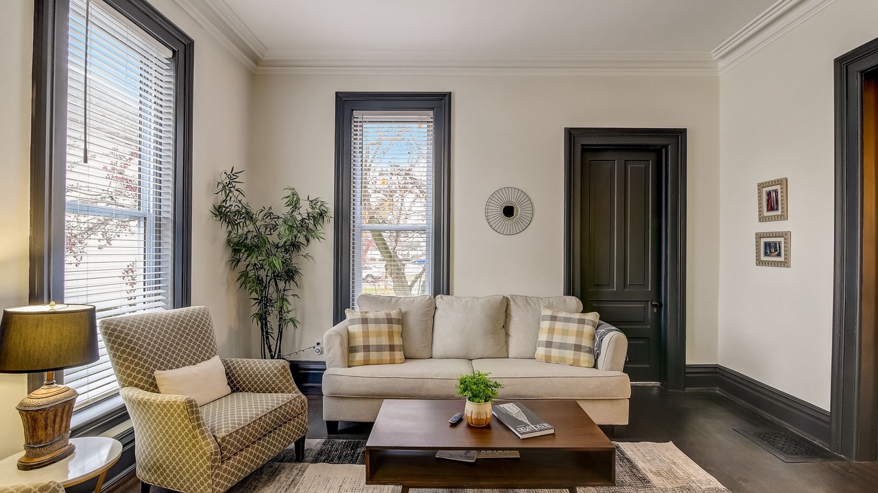Photo of Livingroom in Huron