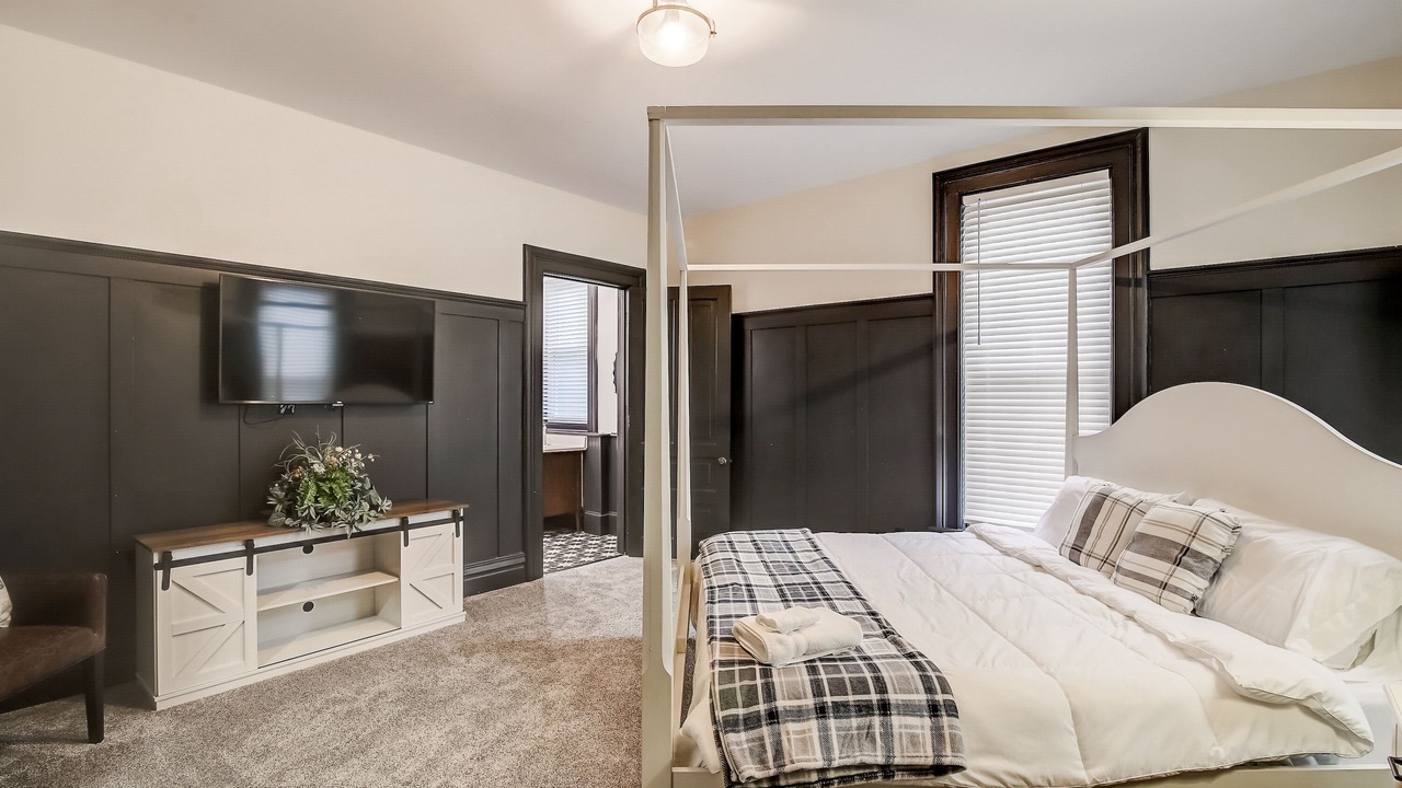 Photo of Bedroom in Huron