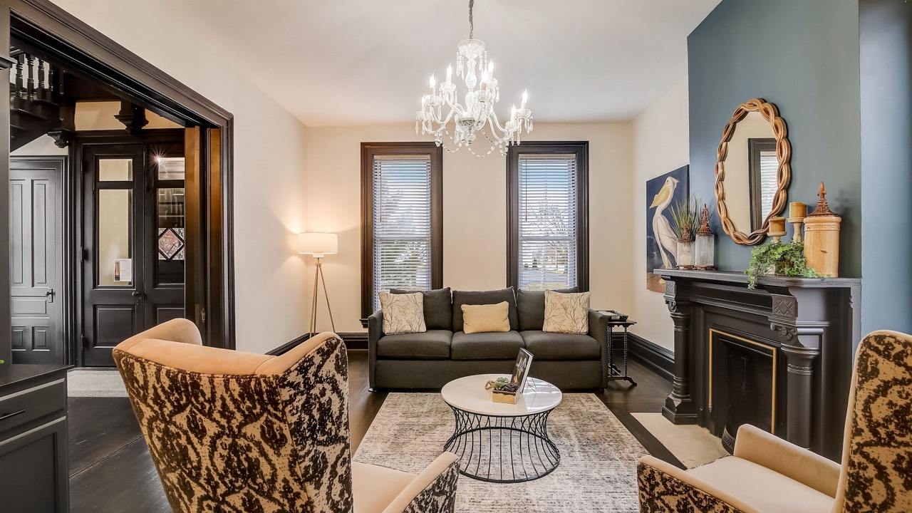 Photo of Livingroom in Huron
