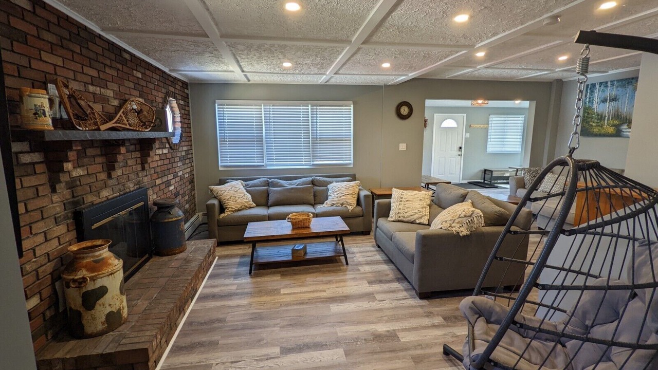 Photo of Livingroom in Parksville