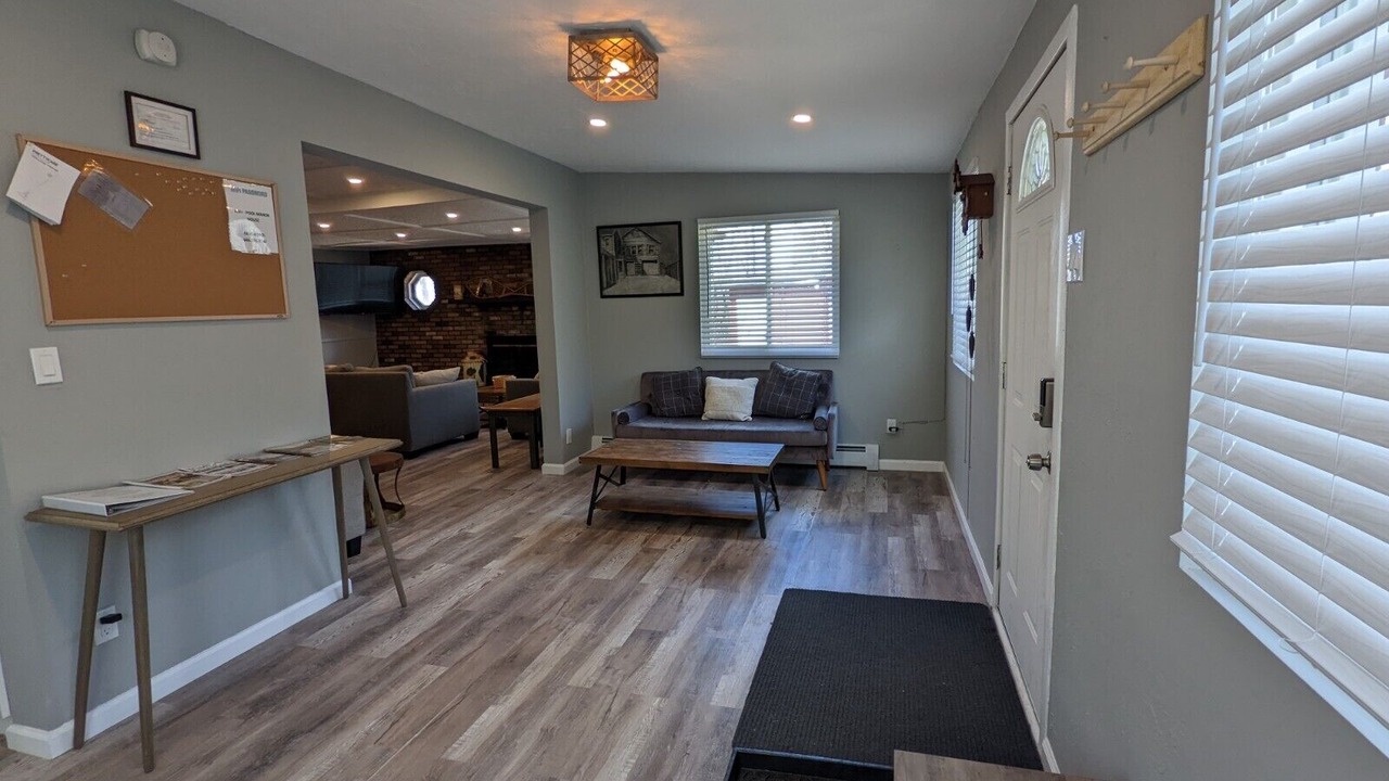Photo of Livingroom in Parksville