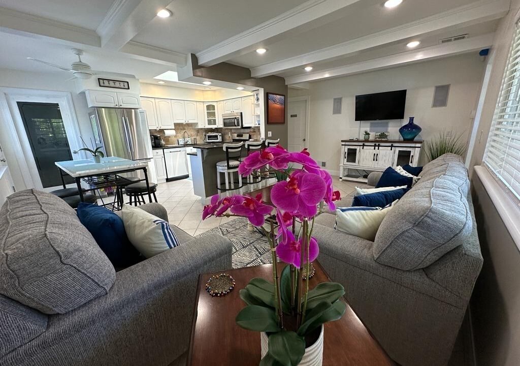 Photo of Livingroom in Long Branch