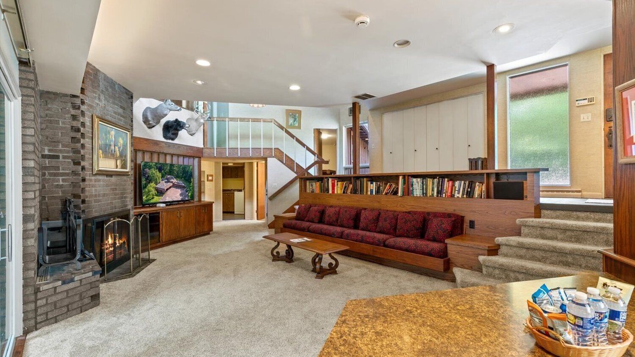 Photo of Livingroom in White Mills