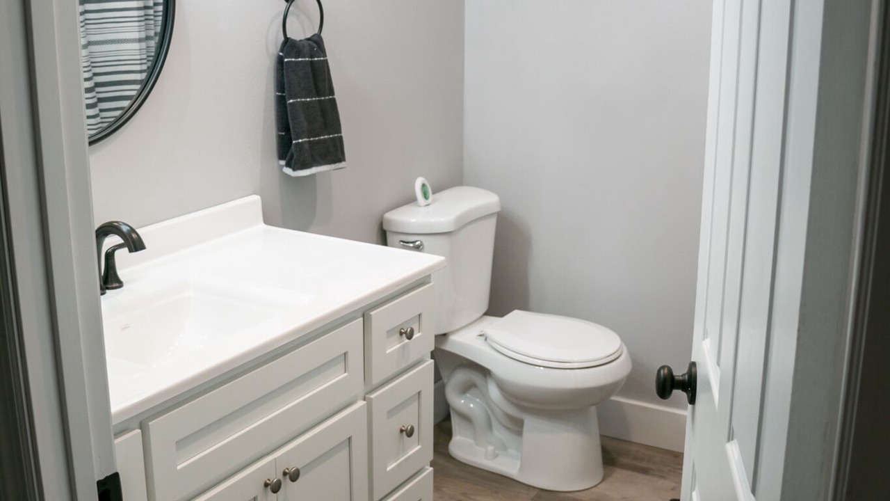 Photo of Bathroom in Elgin