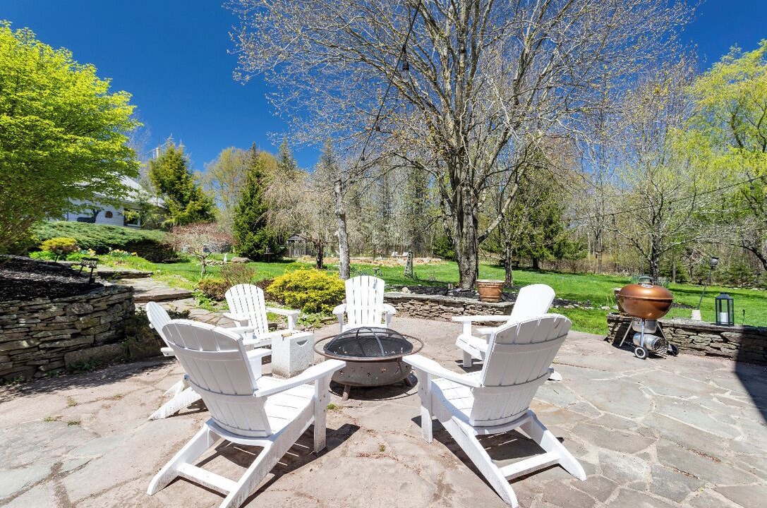 Photo of Patio Balcony in Swan Lake