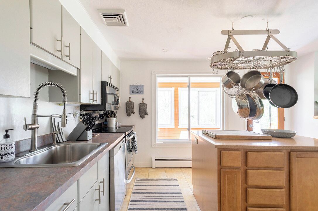 Photo of Kitchen in Swan Lake