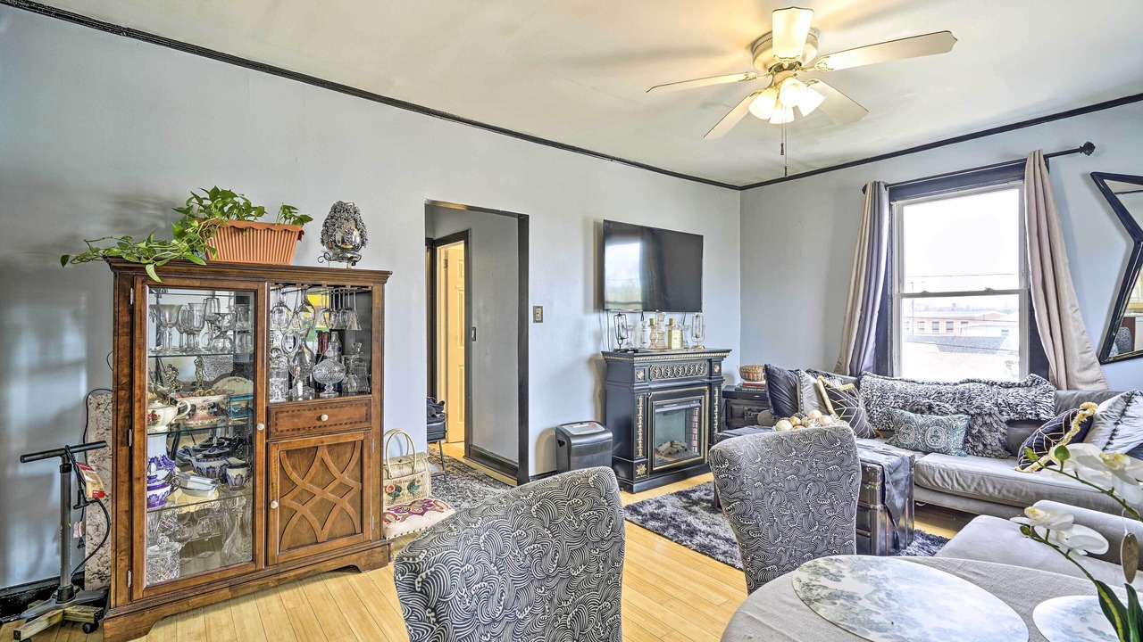 Photo of Livingroom in Long Branch